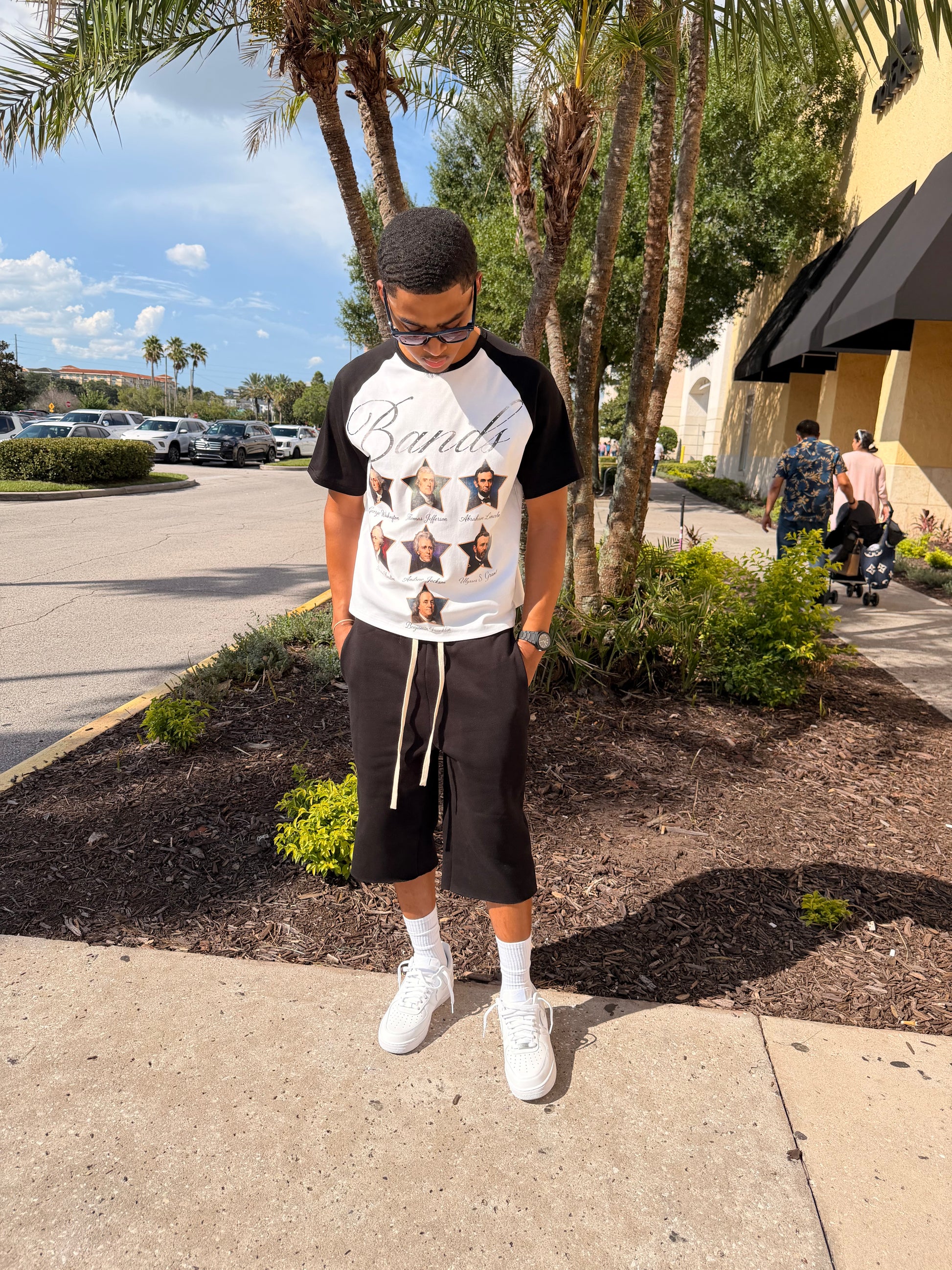 DEAD PRESIDENTS TEE