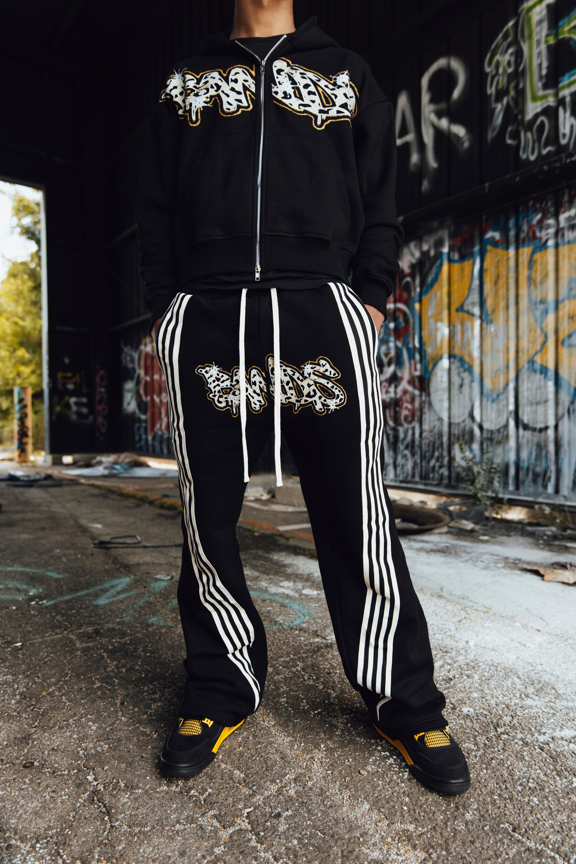 GRAFITTI SWEATPANTS (BLACK)